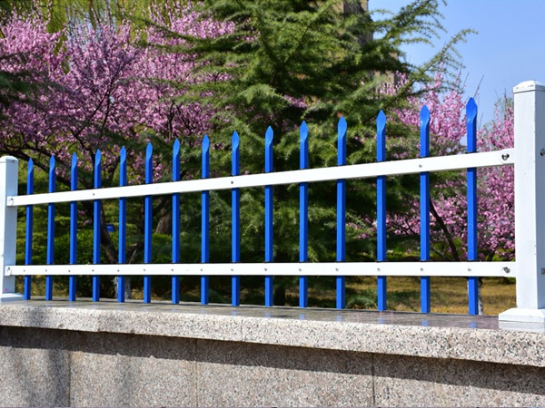公園草坪護欄