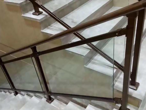 商場玻璃樓梯扶手圖片