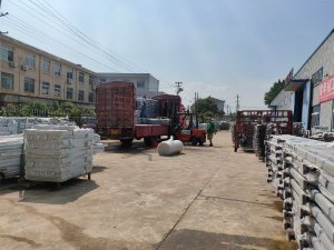 金用護(hù)欄2020年7月20日鋅鋼陽(yáng)臺(tái)欄桿裝車發(fā)貨！