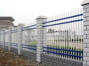 圍墻柵欄、圍墻護欄、圍墻欄桿三者的區(qū)別與關(guān)系