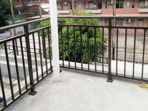 陽臺護欄用什么材料好？