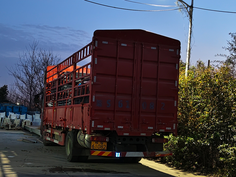 2026年3月31日鋅鋼陽臺護欄裝車發貨！
